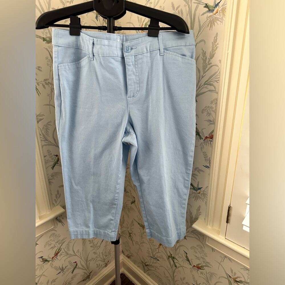 St. John’s Bay light blue capri pants size 14